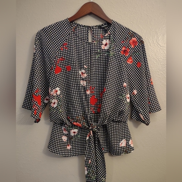 Express Black & White Gingham Floral Tie-Front Blouse Size Small - Picture 1 of 16